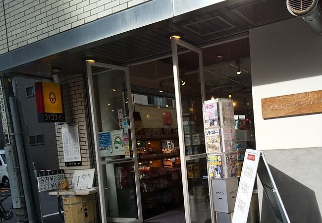 明るい店内です。