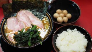 うずらの味玉をトッピング