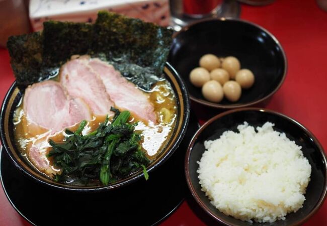 うずらの味玉をトッピング