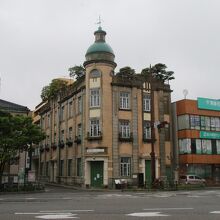 明治期の特徴も残るビル