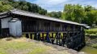 殿様用の雨に濡れない屋根付きの橋