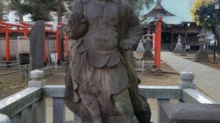 国東を思い起こす野ざらしの仁王像