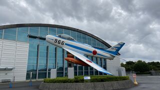 施設は立派だが、お役所仕事で期待外れ。