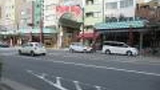 かつてはお寿司屋さんが多かったが...