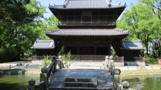 見飽きることのない山門でした