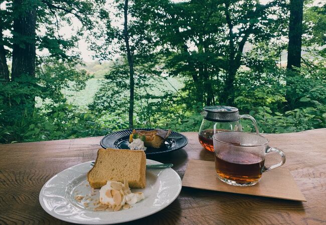 御代田の山中にある絶景カフェ