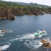 ダイナミックな地形。遊園から遊覧ボートで見るのが一番