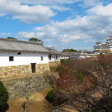 百廊下の外観。