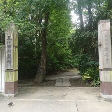 龍谷寺山門