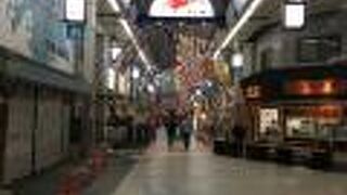 昼網で有名な商店街。