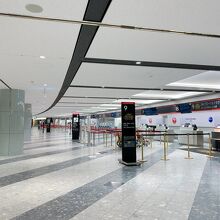 夜の新千歳空港