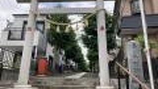 地元の氏神様です