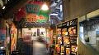 肉うどんとか肉そばもあります。   