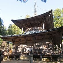 とても風格があって、美しい形をしています