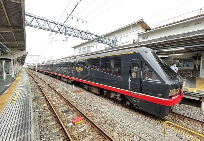 東海道線伊東駅直通列車があるのでホームが長いです。