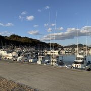 釣り場にも牡蠣小屋にも