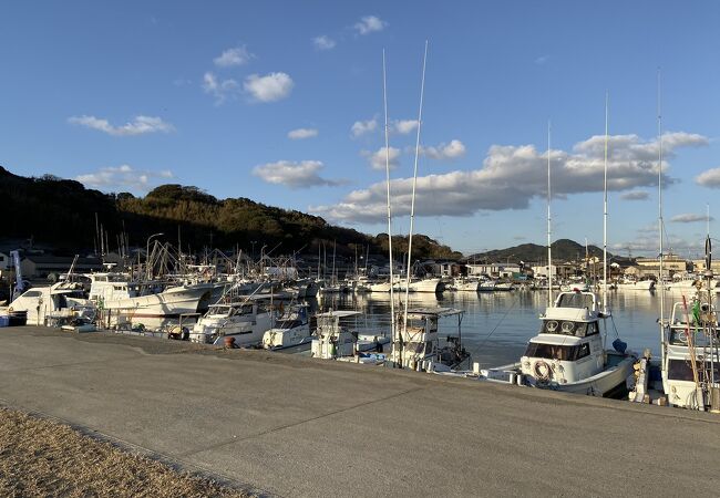 釣り場にも牡蠣小屋にも