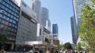 近鉄の名古屋駅直結。