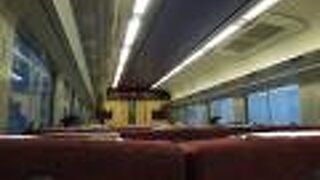 カムイは５両、ライラックは６両