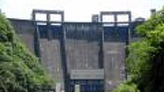 萩の町を守っているダムです。