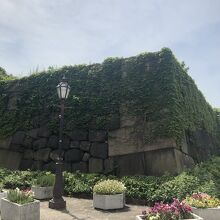 花があるだけで雰囲気変わります