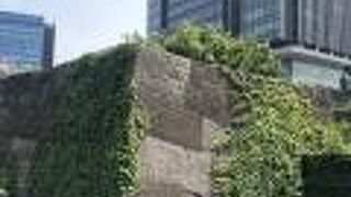 大きな石垣が逞しい