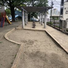 砂場では日焼け対策を