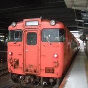 行先板　サボ　岩国　徳山 鉄道サイン　駅名板　駅名標　岩徳線　山口県ローカル鉄道 岩徳線】 徳山駅と岩国駅でキハ40形 ＆ 岩徳線ホームの発車標