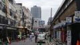 土曜日は、比較的活気があります。