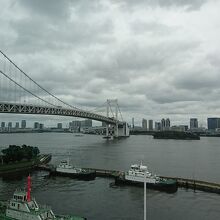 港区芝浦とお台場地区を結びます