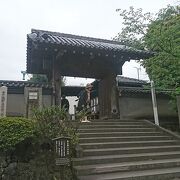 泉岳寺にある赤穂義士墓地入り口の門