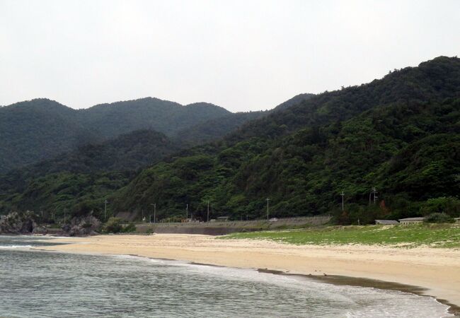 鳴き砂の浜なのですよ。