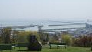 紋別港を見渡せる公園