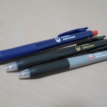 JALのロゴがキラリ（購入後、自宅にて撮影）