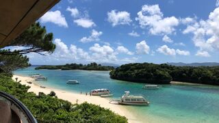 引き潮の時間だと海は濁っている