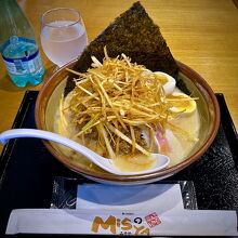 ネギラーメン、ネギ山盛り