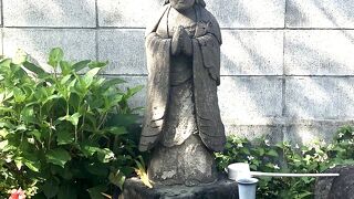 人間みたいな仏像