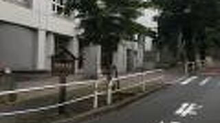 開成中高校をすり抜ける