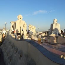 カサミラの屋上にある作品群