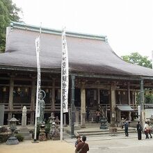 本堂は1590年に豊臣秀吉が再建したもの