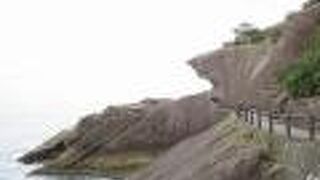 奇岩と伝説で世界遺産に