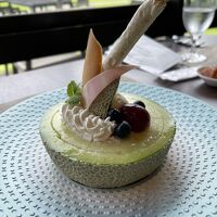 レストランで食べたメロンパフェ