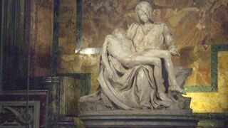 ミケランジェロの傑作、聖母子像