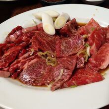 左から巻ロース、ハラミ、カルビ