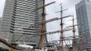 日本丸が間近で見れるところです