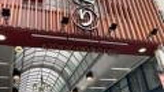 仲見世通りに並行