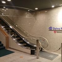 1階からフロントへ上がる入口付近