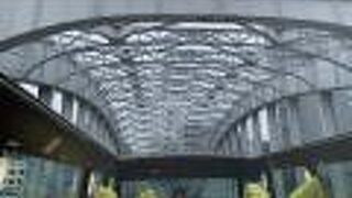 自動車で走ると継ぎ目の衝撃がすごい