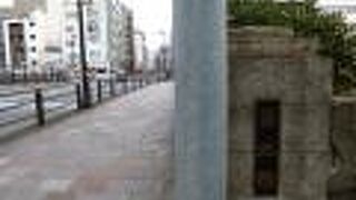 地元の人の通行も多い