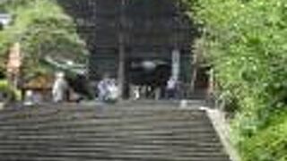 立派な門です。